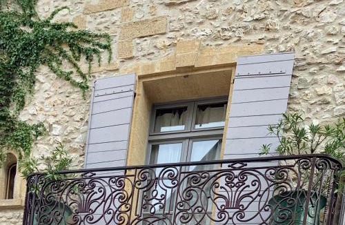 Collias Bed & Breakfast | Chambre d'hôtes "Commanderie"