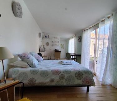 Teyran Bed & Breakfast | Chambre studio indépendante au calme avec piscine et climatisation