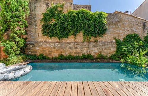 Collias Apartment | Chambre "Vieille France" avec piscine, jardin et charme provençal à Collias