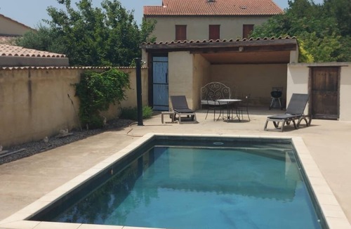 Rochegude House | Character house with swimming pool in the Drôme with two bathrooms.