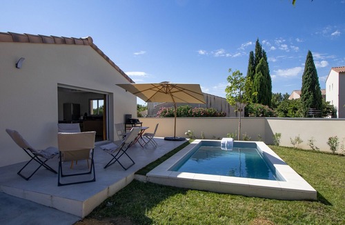 Suze-la-Rousse Villa | Chardonnay - new villa with private pool in the heart of the village - sleeps 4