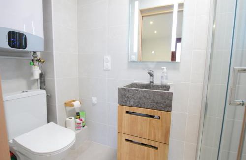 Neuvecelle Apartment | Charmant appartement 4 pers avec balcon et vue lac, proche plage à Neuvecelle - FR-1-498-18