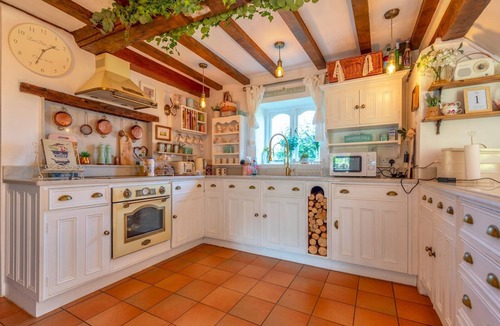 Eccleshall House | Charming 17th Cent Secluded Country Cottage+Garden - Pass the Keys