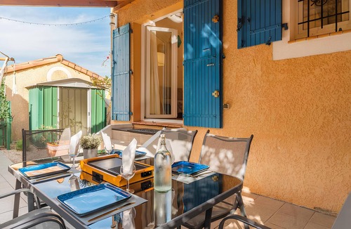 Eyguieres House | Charming 2-bedroom house with pool, WiFi, AC in peaceful Eyguières
