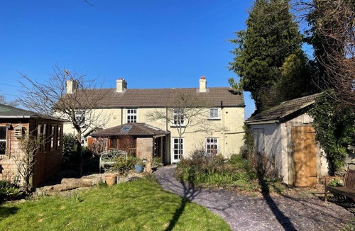 Chepstow Cottage | Charming 4-bedroom cottage in historic Chepstow