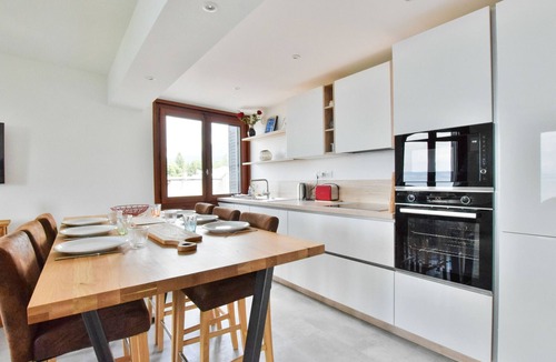 Neuvecelle Apartment | Charming 4-person apartment with balcony and lake view, near beach in Neuvecelle