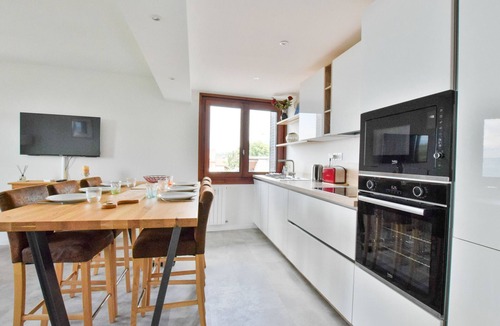 Neuvecelle Apartment | Charming 4-person apartment with balcony and lake view, near beach in Neuvecelle