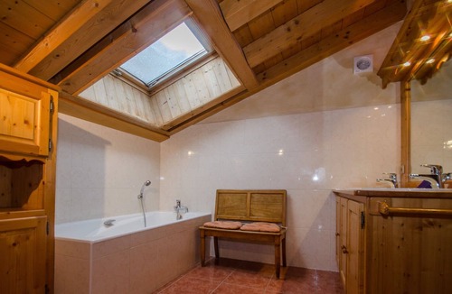 Les Tines Ski Chalet | Charming chalet for 12 persons with an exceptional view on the Mont-Blanc