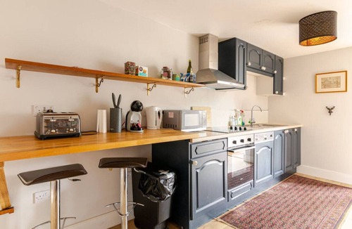 Cirencester House | Charming countryside retreat, room with luxury shared spaces (shared bathroom)