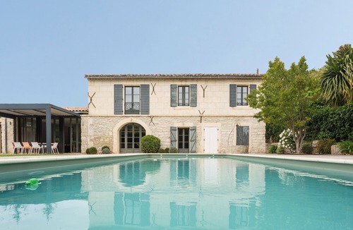 Saint-Etienne-du-Gres House | Charming Renovated Village House with Pool in Saint Etienne du Grès!