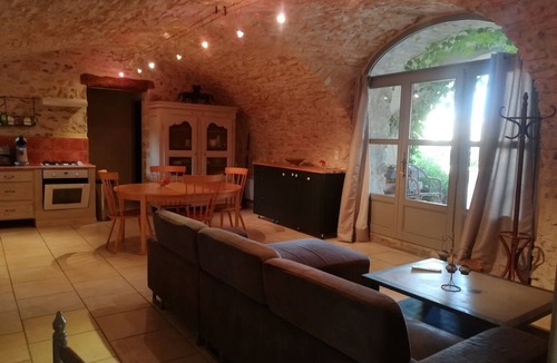 Vezenobres House | Charming gite and house 80 m², swimming pool (15x8), landscaped grounds near Uzès.