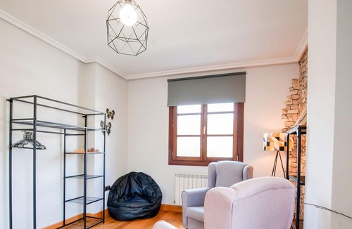 Arantza House | Charming Holiday Home in Arantza near Forest