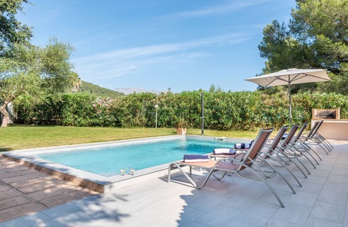 Crestatx House | Charming Holiday Home “Vaumera” with Mountain View