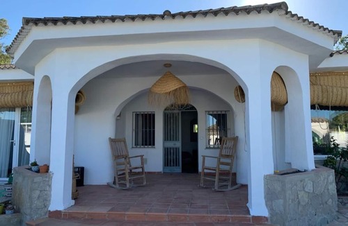 Brena y Marismas de Barbate Natural Park Villa | Charming holiday home located in the La Breña Natural Park.