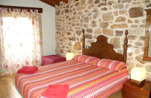 Riotuerto House | Charming House in La Cavada with Jacuzzi