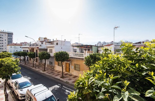 Bailen-Miraflores Apartment | Charming Studio Apartment "Loft" in Good Location with Wi-Fi and Air-Conditioning