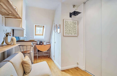 Quartier de la Plaine-de-Monceaux Apartment | Charming Studio Arc de Triomphe Monceau