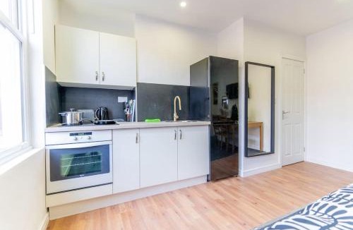 Moseley Apartment | Charming Studio Haven