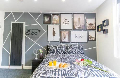 Moseley Apartment | Charming Studio Haven