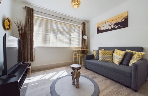 Chelmsford Apartment | Charming Studio with free parking in Chelmsford