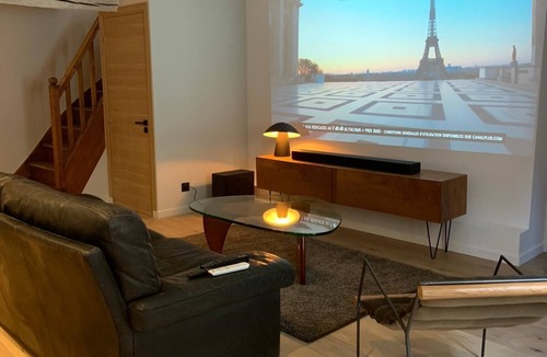 Chaudes-Aigues House | Charming townhouse with home cinema and whirlpool bath