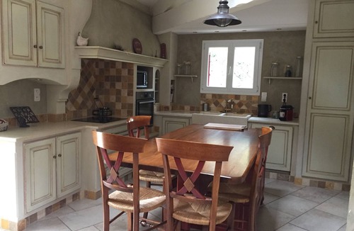 Cornillon-Confoux Villa | Charming Villa with Pool, close to The Alpilles