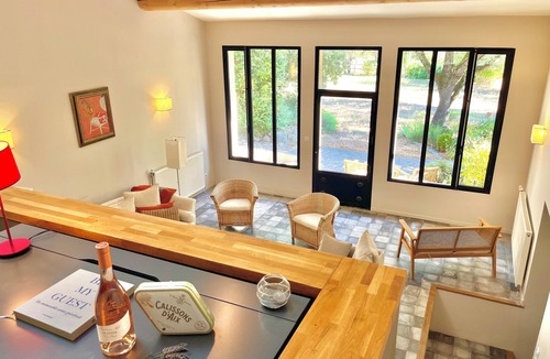 Vauvenargues Villa | Charming Villa Pool & Panoramic Sainte-Victoire View Near Lake & Aix-en-Provence