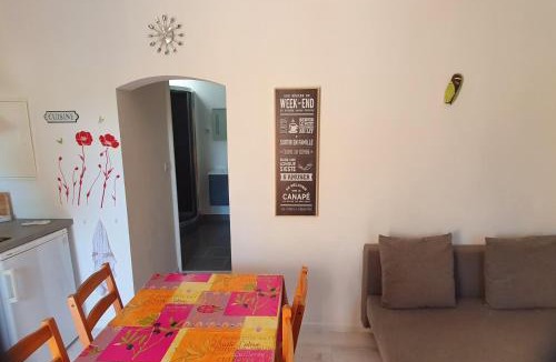 Meynes Apartment | Chemin de la Carquette