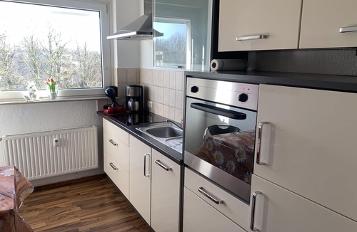 Kattenturm Villa | Chic 75m² 3-room apart. with balcony, view of the countryside, bus + train
