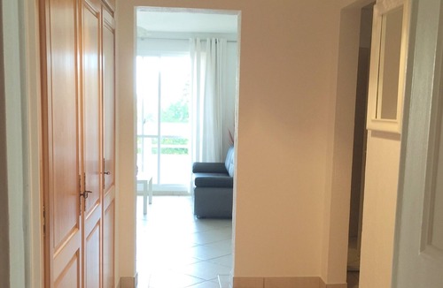 Decines-Charpieu Apartment | City Break LYON EUREXPO GRAND STADE OL + Parking + Wifi Fiber/Gites de France *