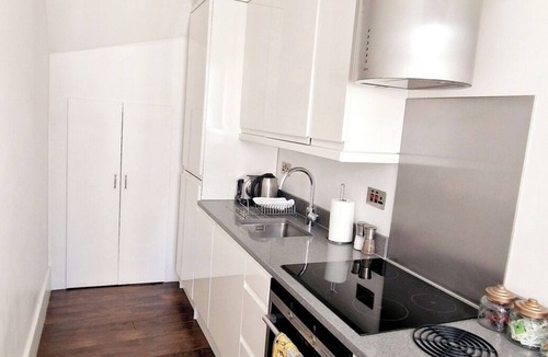 The City of London Apartment | Clockwork Gorgeous Studio