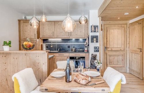 Champagny-en-Vanoise Apartment | Comfortable Apartment with Spa Access in Champagny-en-Vanoise