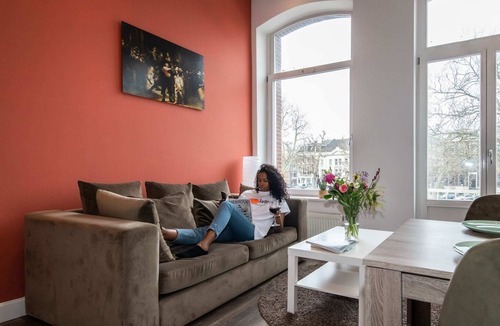 Oude Pijp Apartment | Comfortable central apartment with private balcony