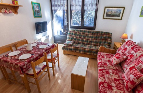 Chamonix City Centre Apartment | Comfortable studio with parking in Chamonix