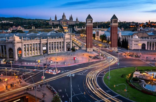 Esquerra de l'Eixample Apartment | Comfortable Room Barcelona Center