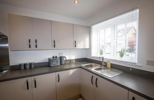 Blacon House | Comfortable Short Stay and Long Stay Home in Chester-