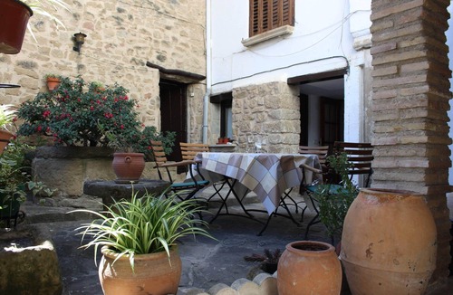 Artajona House | Comfortable stone house, near Pamplona and 100 m from the medieval enclosure