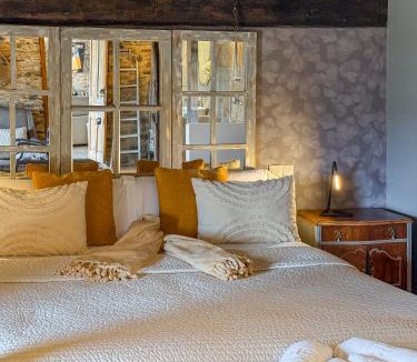 Aldeguer House | Complejo Rural Lar de Vies