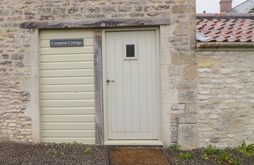 Shepton Mallet Cottage | COMPTON COTTAGE, family friendly in Shepton Mallet