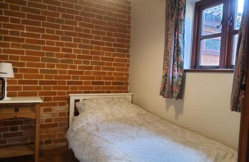 Chelmondiston House | Cosy Barn Conversion 3BR (4 pax), Quiet, Close to Pin Mill