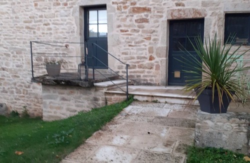 Laives House | Cosy little nest in the heart of a small Burgundy village