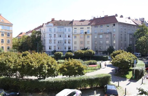 Zizkov Apartment | Cosy & Spacious Apartment, City Center, WiFi FREE