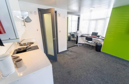 Selly Oak Apartment | Cosy spacious studio available