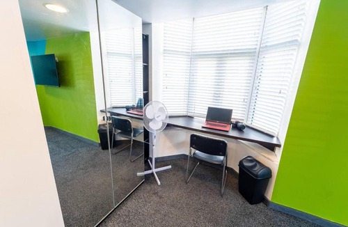 Selly Oak Apartment | Cosy spacious studio available