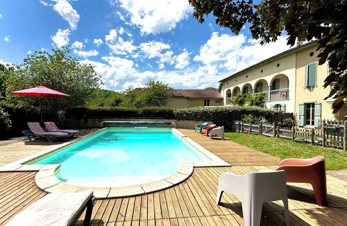 Estadens House | Cottage 'Le Clos St-Paul Comminges - 13 Pers' with Mountain View, Shared Pool and Wi-Fi
