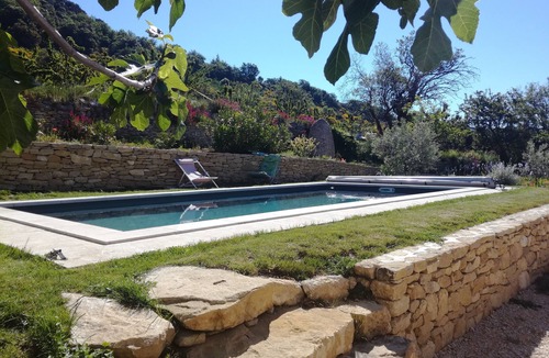 Le Barroux House | Cottage with swimming pool in a quiet hamlet in the heart of orchards: authentic stay!