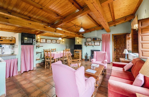 Castrejon de la Pena House | Country House 'El Gallinero' with Mountain View and Private Garden