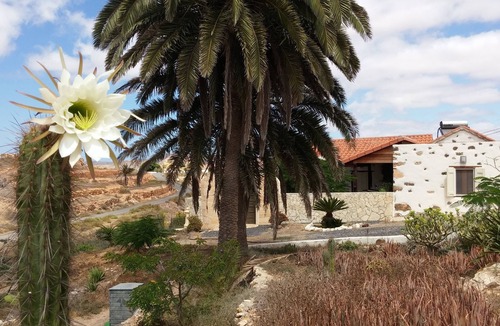 Valle de Santa Ines Cottage | Country house with shared pool, free WiFi ideal for hikers