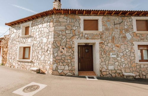 Otero de Bodas House | Country House 'El Cañico' with Mountain View, Private Terrace and Wi-Fi