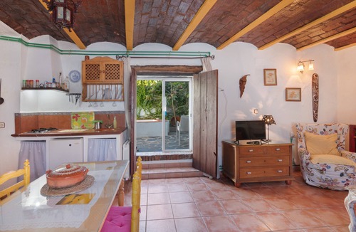 Jabugo House | Country House 'La Rana Verde' with Mountain View, Private Pool and Wi-Fi